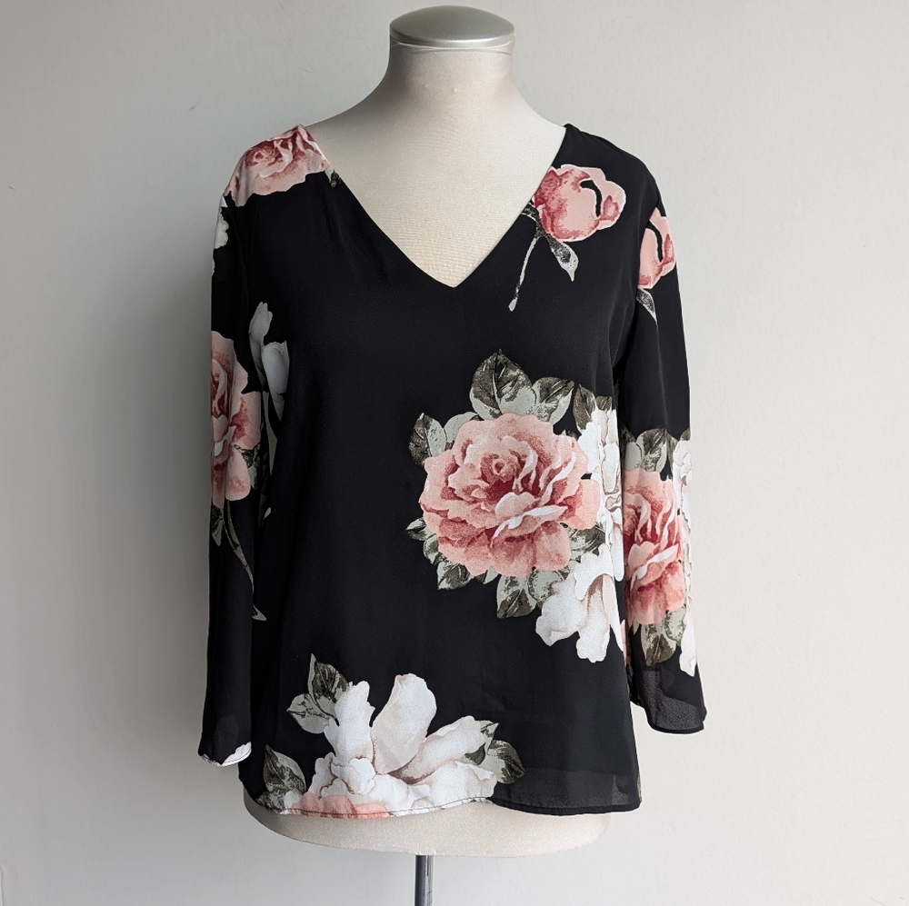 Dynamite Floral V-Neck Women's Blouse - Black and Pink